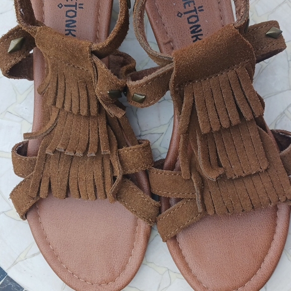 Minnetonka women's leather fringe sandals size 7 - Picture 8 of 9
